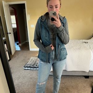 Sweatshirt & jean jacket